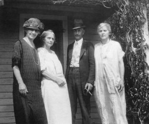 May Lieber, Aunt Ida Cutbirth, S.E. Keepers, and Laura Randall Keepers